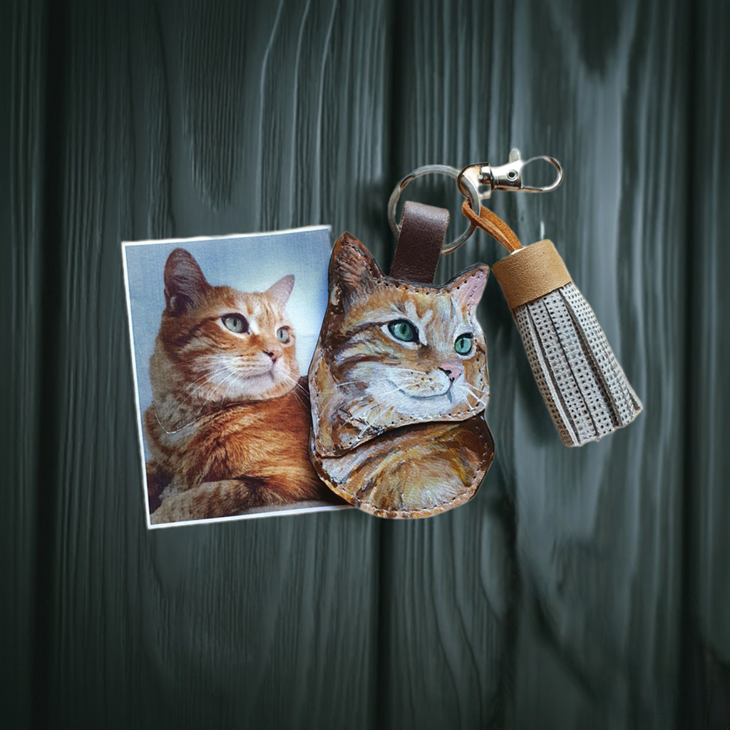 MUUART: LLAVERO PERSONALIZADO EN CUERO PINTADO A MANO